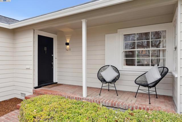 3031 Windsor Dr, Alameda, California 94501, 2 Bedrooms Bedrooms, ,1 BathroomBathrooms,Single Family Residence,For Sale,Windsor Dr,41084337