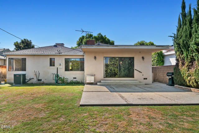 Detail Gallery Image 23 of 30 For 17835 Tarzana St, Encino,  CA 91316 - 4 Beds | 3 Baths