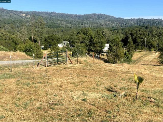 16 Paul Place, Bangor CA: https://media.crmls.org/mediaz/0b7a92a4-f5bd-4e62-8ce4-56673afc344f.jpg