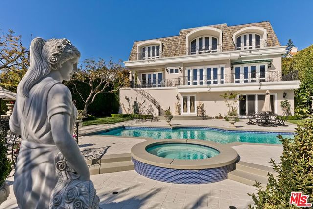 2327 Weybridge Lane, Los Angeles CA: https://media.crmls.org/mediaz/0b7aeef1-1407-4ee2-9c21-69b03bd64362.jpg