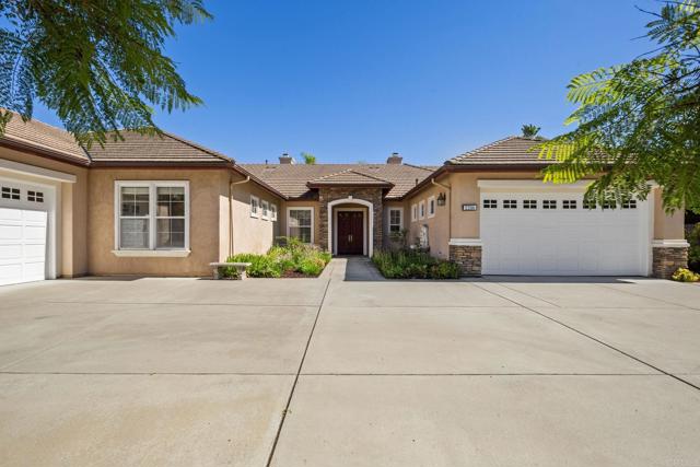 Detail Gallery Image 2 of 62 For 2216 Blossom Hill Ln, Escondido,  CA 92029 - 5 Beds | 4/1 Baths