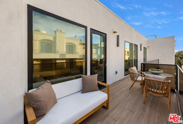 Drew Fenton | 505 S Barrington Avenue Los Angeles CA | MLS: 7442673 Drew Fenton | 505 S Barrington Avenue Los Angeles CA | MLS: 7442673