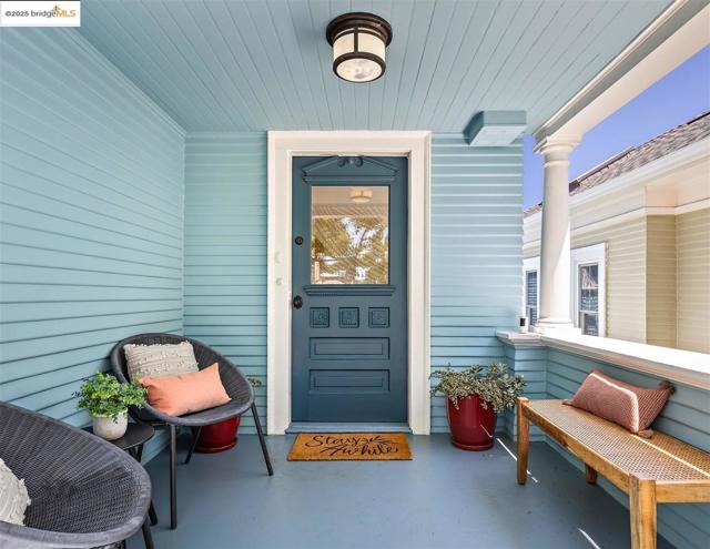 428 Cavour St, Oakland CA: https://media.crmls.org/mediaz/0b7b9d50-b507-481a-b8b1-c410eb1bf69e.jpg