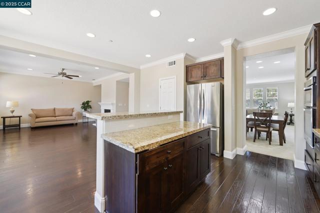 1610 Coventry Dr, Oakley CA: https://media.crmls.org/mediaz/0b7ce141-d582-417d-9ef6-af579d30b99a.jpg