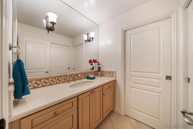 7102 Via Mariposa Norte, Bonsall CA: https://media.crmls.org/mediaz/0b7d387d-dc89-4a41-931a-7dac39cdafbd.jpg
