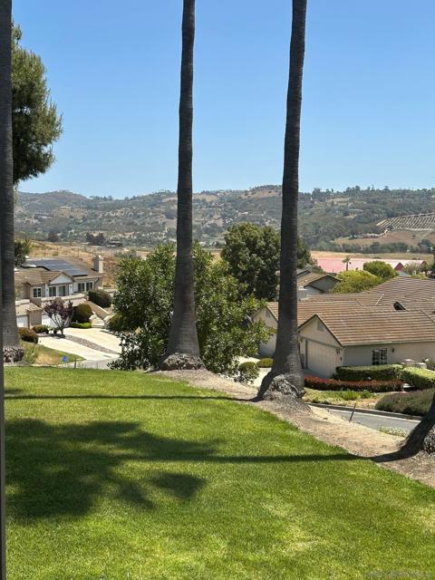 24 Via Alta Vis, Bonsall CA: https://media.crmls.org/mediaz/0b7dfe01-ef8e-4948-bc00-20ee0b916f0a.jpg