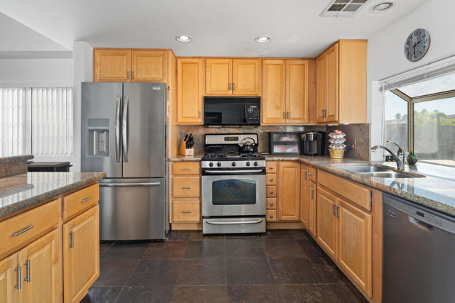 Image 13 of 35 For 68195 Espada Road
