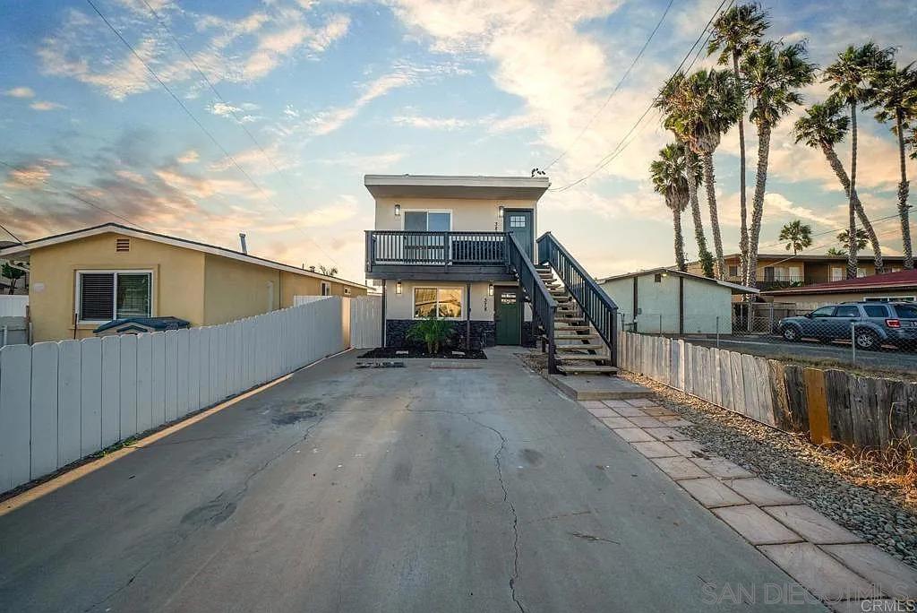 https://media.crmls.org/mediaz/0b7e16c4-e957-43d7-9f1e-e6b30cb2d52e.jpg?preset=X-Large