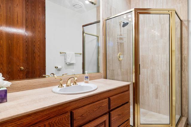 46220 Manitou Drive, Indian Wells CA: https://media.crmls.org/mediaz/0b7e5855-6a3c-4a82-8338-37c12cb7de0f.jpg