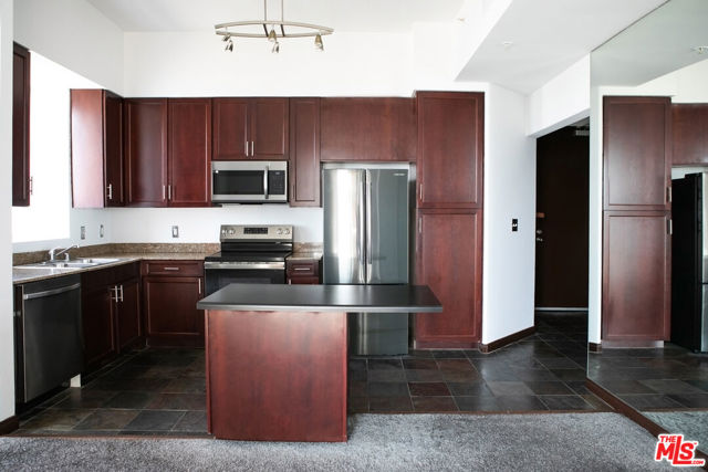 488 E Ocean Boulevard, Long Beach CA: https://media.crmls.org/mediaz/0b7efe2d-91e1-405b-ab5f-de8b50db81ed.jpg