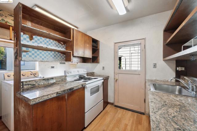 Image 16 of 34 For 2344 Fulton St