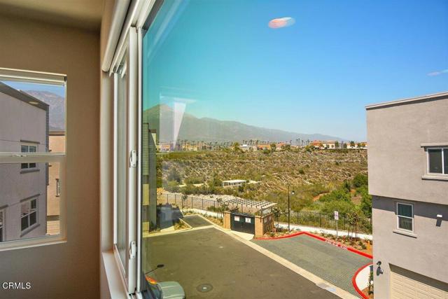 Detail Gallery Image 20 of 27 For 723 Heritage Ln, Upland,  CA 91784 - 2 Beds | 3/1 Baths