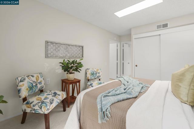 1525 Canyonwood Ct, Walnut Creek CA: https://media.crmls.org/mediaz/0b7f7b90-09f6-46a7-b9c6-574efc28a680.jpg