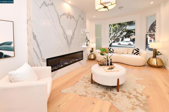 3169 Washington St, San Francisco CA: https://media.crmls.org/mediaz/0b7fef75-9b9b-47be-a55b-687cdcfe02c3.jpg