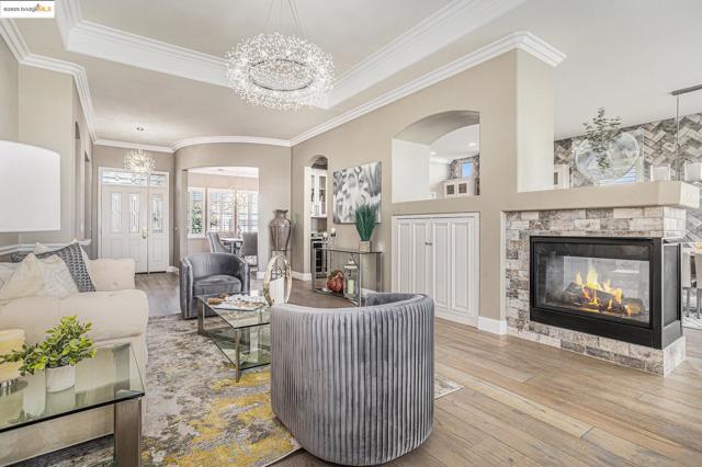 452 Tayberry Ln, Brentwood CA: https://media.crmls.org/mediaz/0b805eba-8035-4547-9ccc-8282531c41c8.jpg