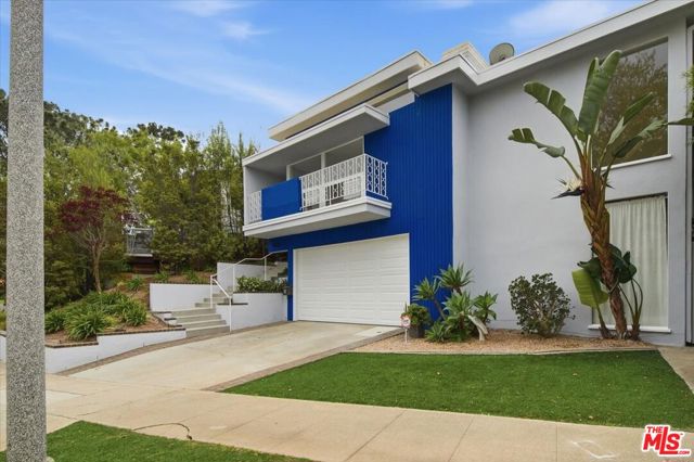 8228 Rees Street photo 2