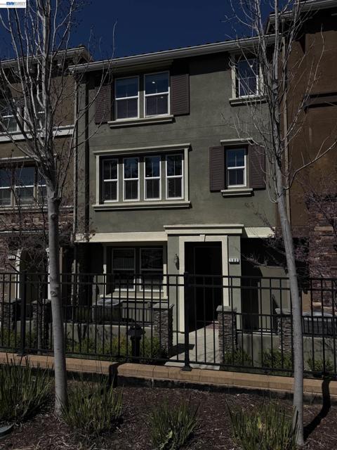 Image 39 of 47 For 102 Fanuncio Ln