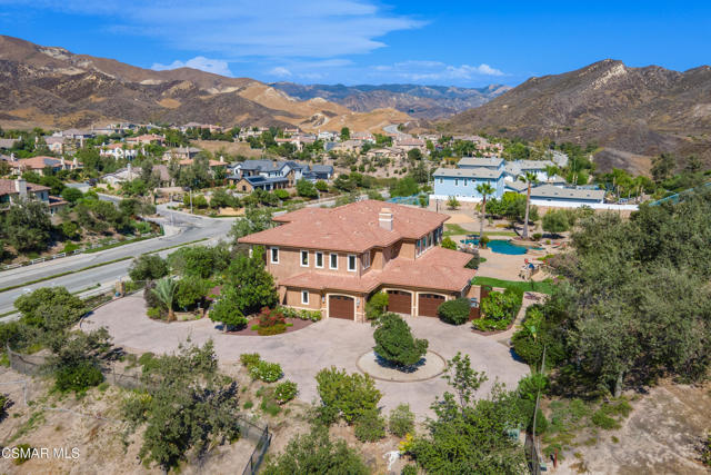2462 Lost Canyons Drive, Simi Valley CA: https://media.crmls.org/mediaz/0b80e57f-3392-4a98-8df3-4142003c21ab.jpg