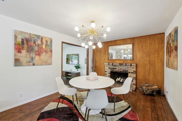7606 Desertwood Ln, Pleasanton CA: https://media.crmls.org/mediaz/0b80eb68-3c89-4565-af8a-2394989905a7.jpg