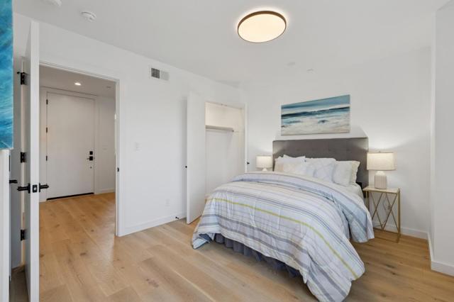 1433 Floribunda Avenue, Burlingame CA: https://media.crmls.org/mediaz/0b80eff8-4958-4406-aecb-739b05a98685.jpg