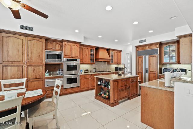 20253 ViA Galileo, Porter Ranch CA: https://media.crmls.org/mediaz/0b8162fd-b050-4243-a5a9-073cebd572c8.jpg