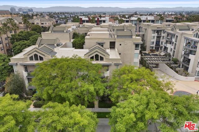 13044 Pacific, Playa Vista CA: https://media.crmls.org/mediaz/0b819176-4eed-4dfe-9c46-caebcfe26c39.jpg