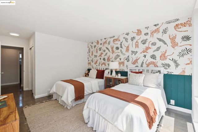 2861 Chelsea Drive, Oakland CA: https://media.crmls.org/mediaz/0b8299f5-4f39-4973-8b15-5b5184c80ee8.jpg