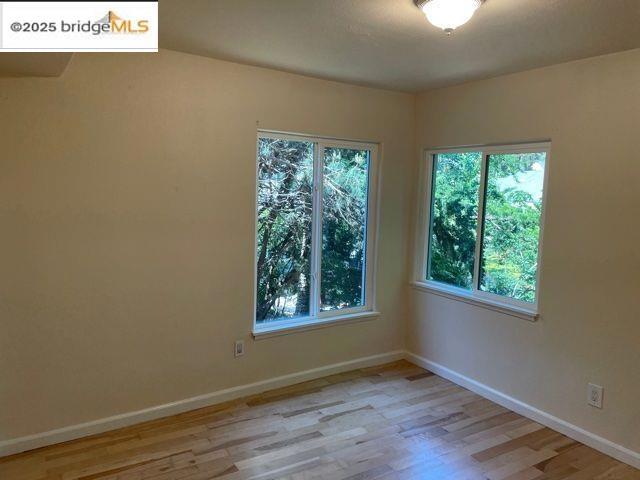337 Oakland Avenue, Oakland CA: https://media.crmls.org/mediaz/0b8395cf-a5ba-42ad-914f-9ef3d7098873.jpg
