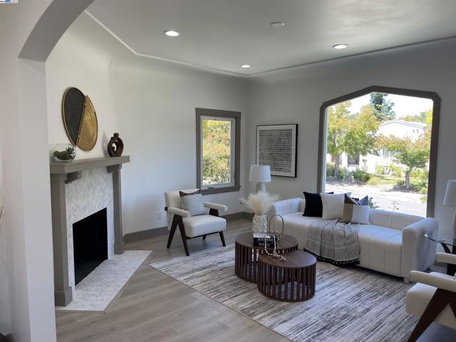 135 Morningside Drive, San Anselmo CA: https://media.crmls.org/mediaz/0b83f388-390e-4e2b-ba0f-9a9359ec7e2b.jpg