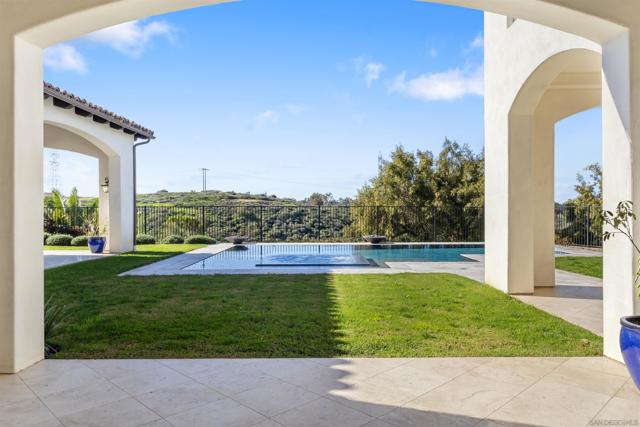 7545 Top O The Morning Way, San Diego CA: https://media.crmls.org/mediaz/0b8423b6-5cbc-4206-af96-187fd6e649d9.jpg