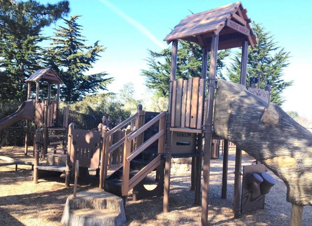 483 Winged Foot Road, Half Moon Bay CA: https://media.crmls.org/mediaz/0b84cb78-1df0-42aa-86a7-d92ab90338b7.jpg