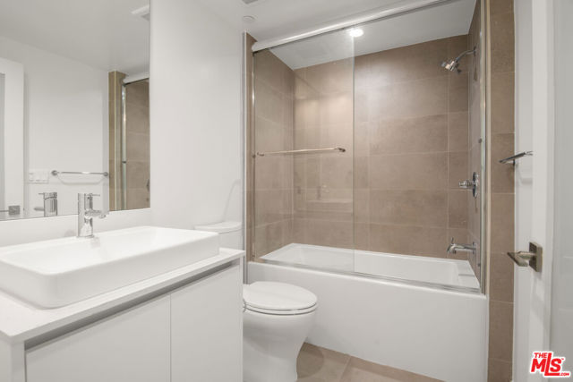 4418 S Slauson Avenue, Culver City CA: https://media.crmls.org/mediaz/0b85589c-a5ca-49b0-a9a8-0ad10654bddd.jpg