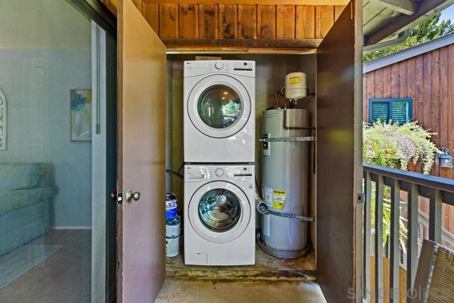 2157 Arnold Way, Alpine CA: https://media.crmls.org/mediaz/0b857f65-7010-417c-9c0e-770a65e3c9ac.jpg