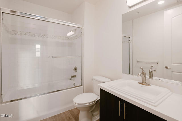 Detail Gallery Image 37 of 46 For 124 W Colorado St #404,  Glendale,  CA 91204 - 2 Beds | 2 Baths