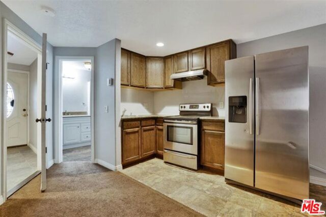 11770 Pacific Coast Highway, Malibu CA: https://media.crmls.org/mediaz/0b863616-33f6-4665-a859-98334c076e1e.jpg