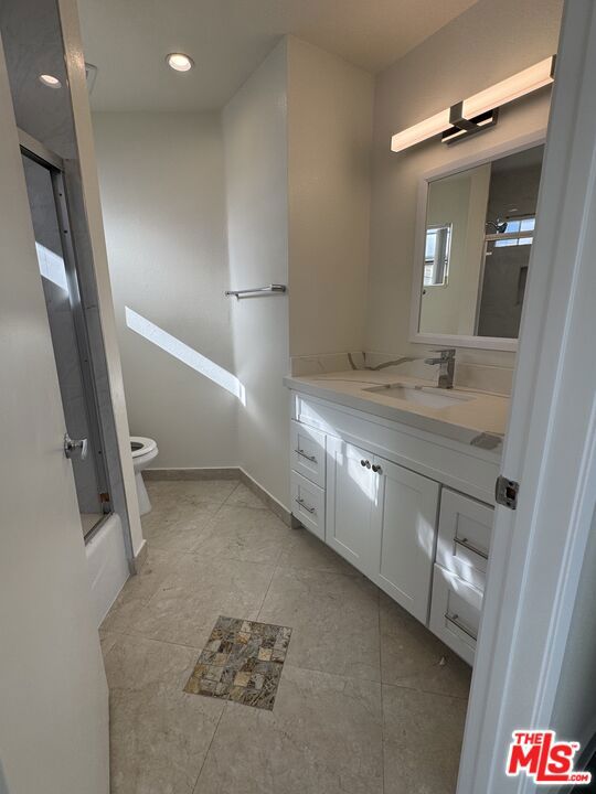 11735 Dorothy Street, Los Angeles CA: https://media.crmls.org/mediaz/0b871eb9-52a1-479a-9c08-d8ecef865221.jpg