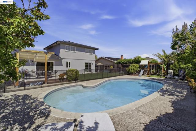 Image 33 of 39 For 7574 Birkdale Dr