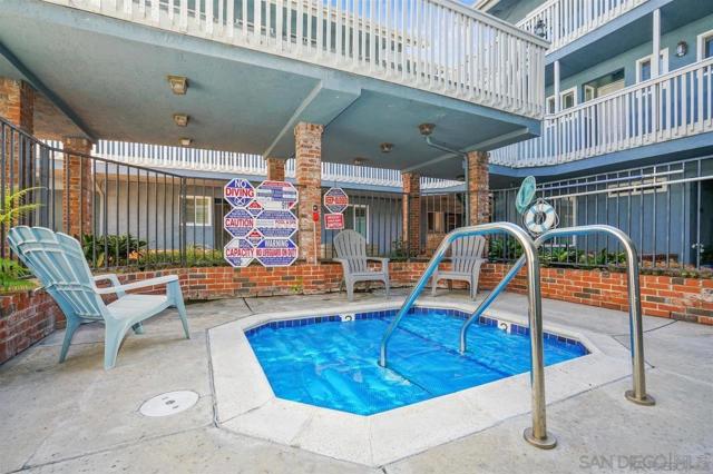 4580 Ohio St, San Diego CA: https://media.crmls.org/mediaz/0b887d18-bbef-4cf3-babe-85f937600562.jpg