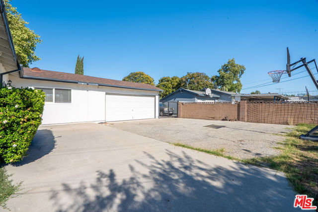 1320 West Farlington Street photo 37