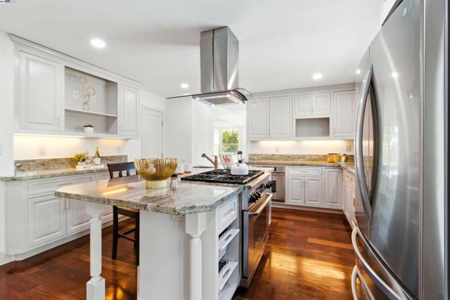 2673 Velvet Way, Walnut Creek CA: https://media.crmls.org/mediaz/0b8a3fae-e37d-4796-a883-afdc785814ca.jpg