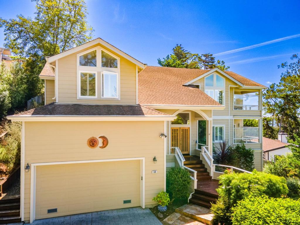 590 Miramar Drive