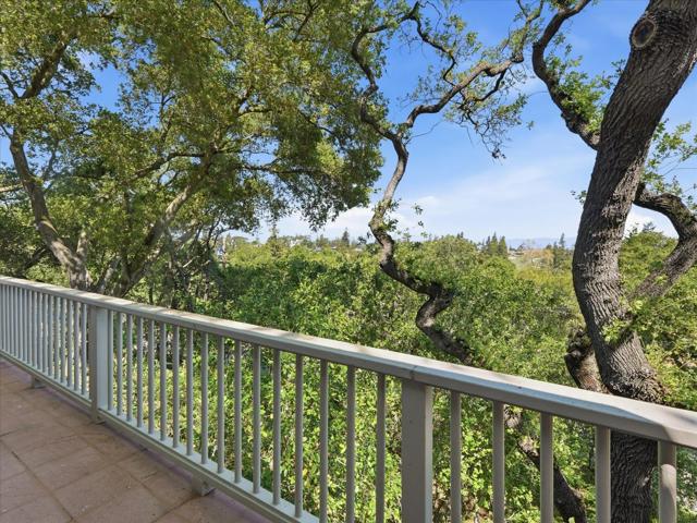 624 Oakridge Drive, Los Altos CA: https://media.crmls.org/mediaz/0b8b1eb9-468b-4614-8d55-bad918653048.jpg