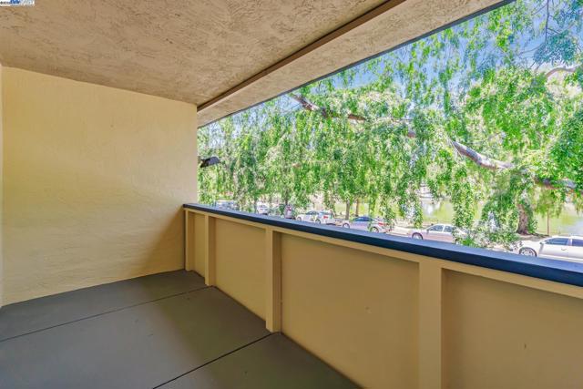 1731 Ellis St, Concord CA: https://media.crmls.org/mediaz/0b8b5cac-8a6a-4a24-85e4-3fe3aa1f89e5.jpg