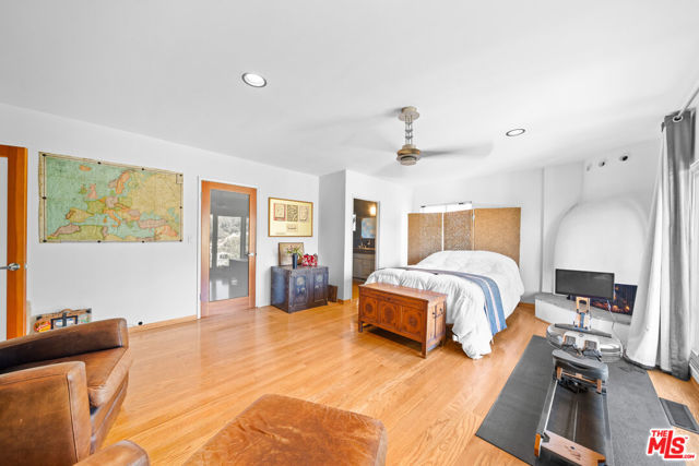 3162 Durand Drive, Los Angeles CA: https://media.crmls.org/mediaz/0b8b8f92-5b94-46ac-8f44-622efd392f2a.jpg
