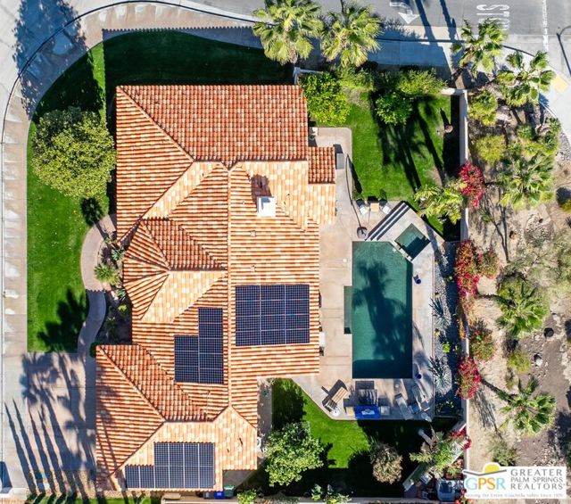 38610 Desert Mirage Drive, Palm Desert CA: https://media.crmls.org/mediaz/0b8c9ff2-cbb9-4cd2-a546-273890385a9f.jpg