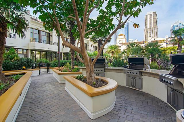 700 W Harbor Dr, San Diego CA: https://media.crmls.org/mediaz/0b8d227d-adb9-4a62-877a-c6b15ad7ae5a.jpg