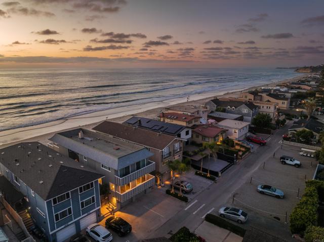 Detail Gallery Image 2 of 18 For 1812 Ocean Front, Del Mar,  CA 92014 - 3 Beds | 2 Baths
