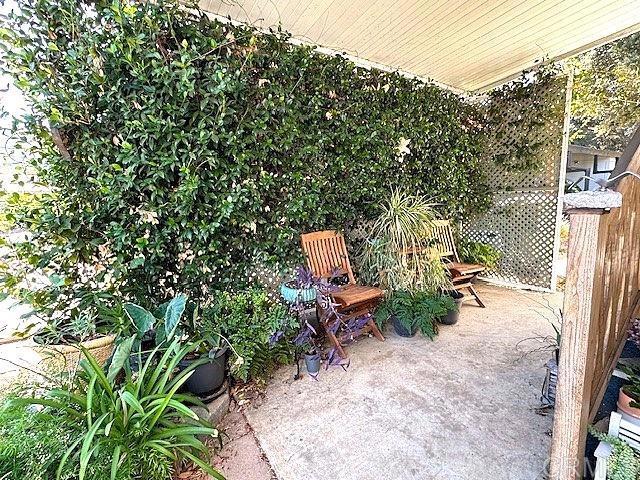 Image 9 of 12 For 8975 Lawrence Welk Drive  33