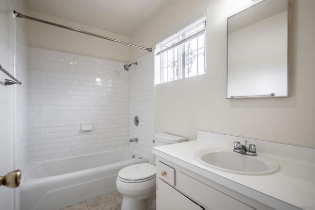 241 243 F Avenue, Coronado CA: https://media.crmls.org/mediaz/0b8f73ff-1df2-4586-aa4a-d42a1824c6fd.jpg