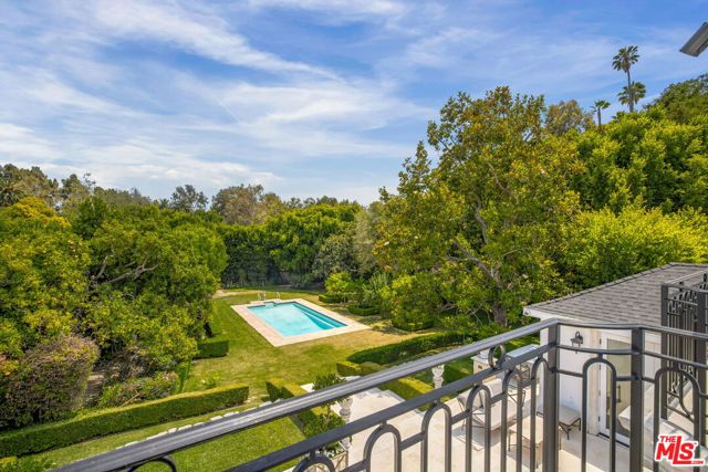 10914 Bellagio Road, Los Angeles CA: https://media.crmls.org/mediaz/0b9014a9-1519-47ec-8954-61041111bb70.jpg